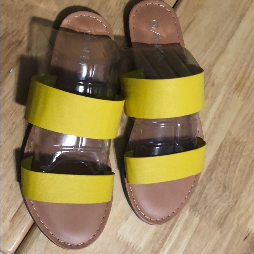 Girls sandals